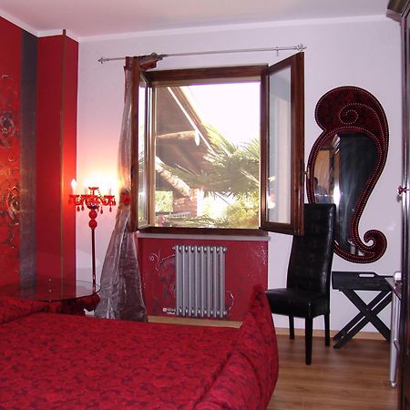Manuela Le Quattro Coppe Otel Desenzano del Garda Dış mekan fotoğraf