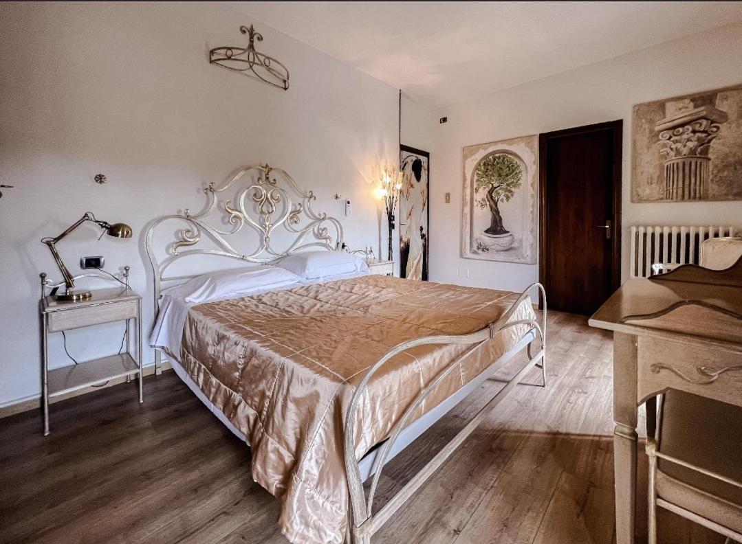 Manuela Le Quattro Coppe Otel Desenzano del Garda Dış mekan fotoğraf